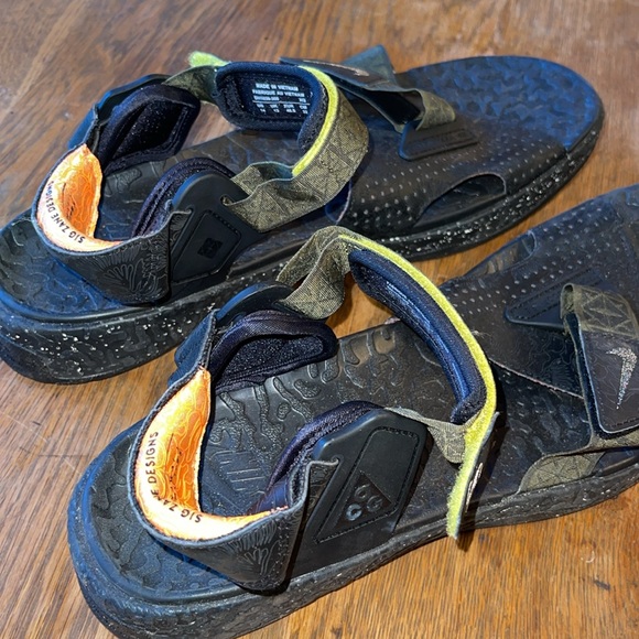 Nike Air Deshütz - Sig Zane - Picture 3 of 16